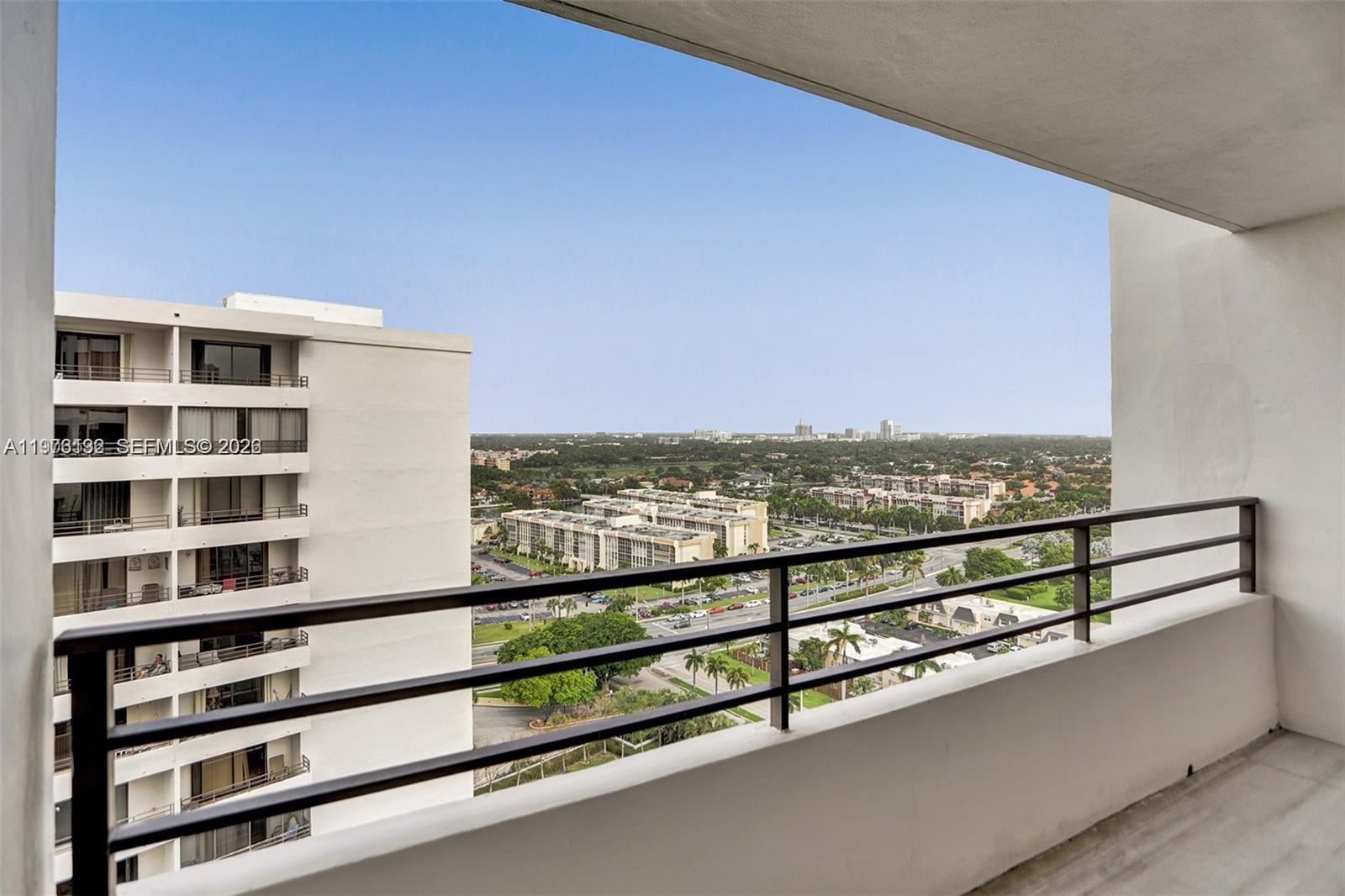 2500 Parkview Dr #1912 Hallandale Beach, FL 33009