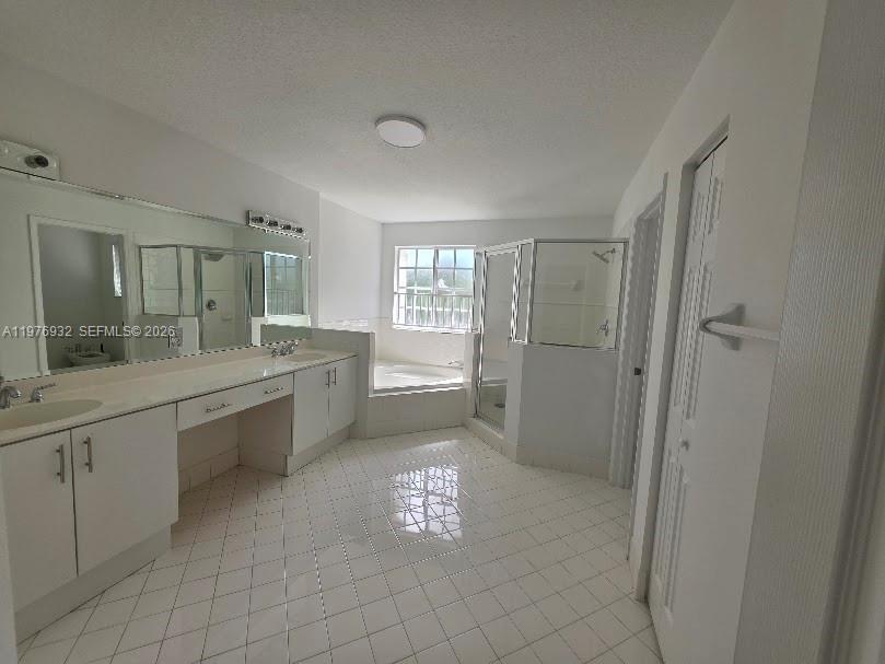 11525 NW 71st St Doral, FL 33178