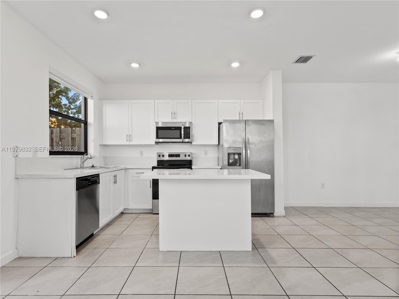 21089 NE 8th Ave #21089 Miami, FL 33179