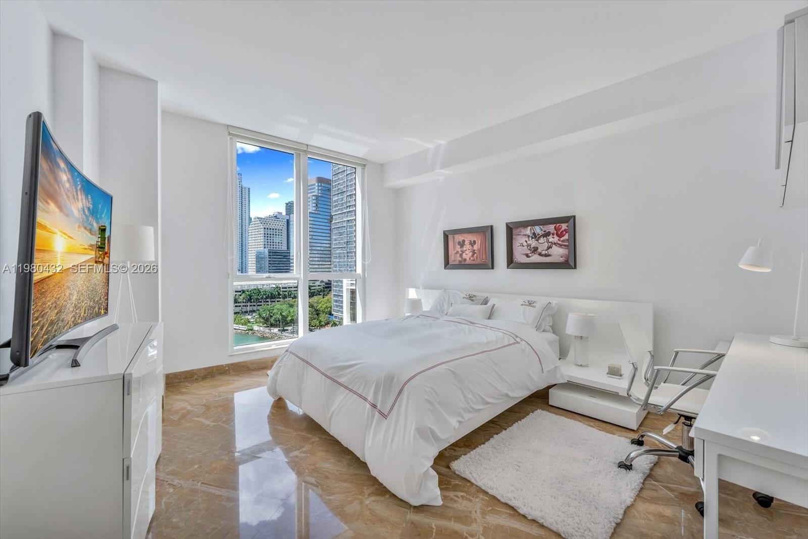 901 Brickell Key Blvd #1409 Miami, FL 33131