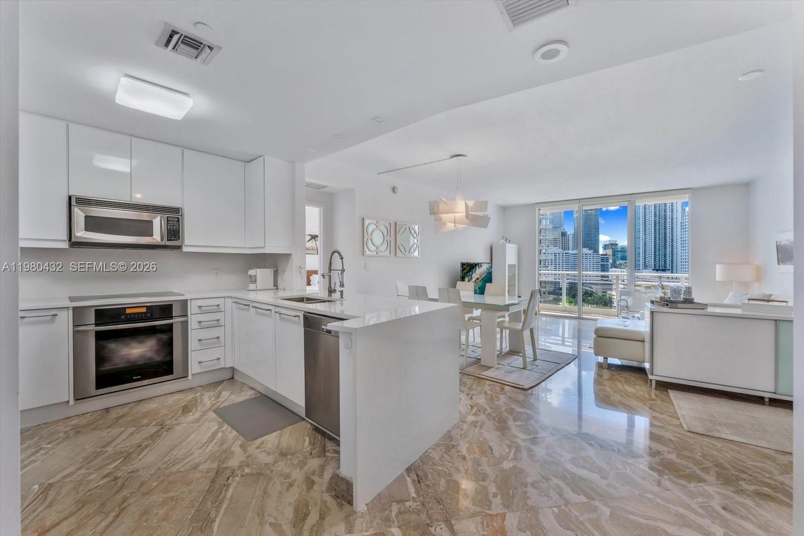 901 Brickell Key Blvd #1409 Miami, FL 33131