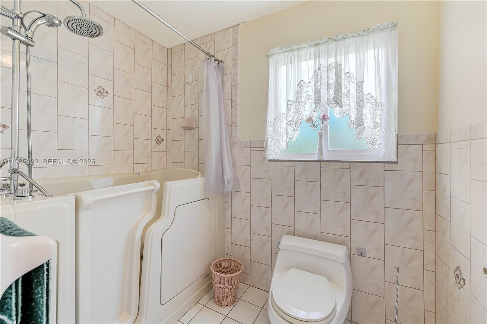 11541 SW 100th St Miami, FL 33176