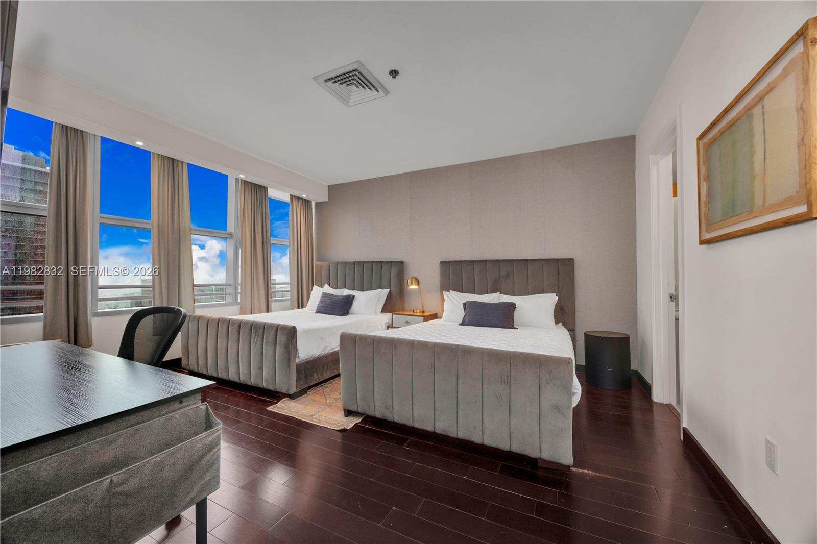 1395 Brickell Ave #3404 Miami, FL 33131