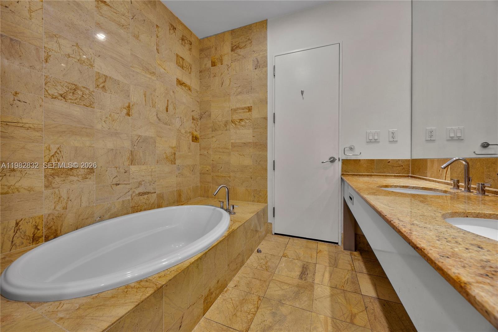 1395 Brickell Ave #3404 Miami, FL 33131