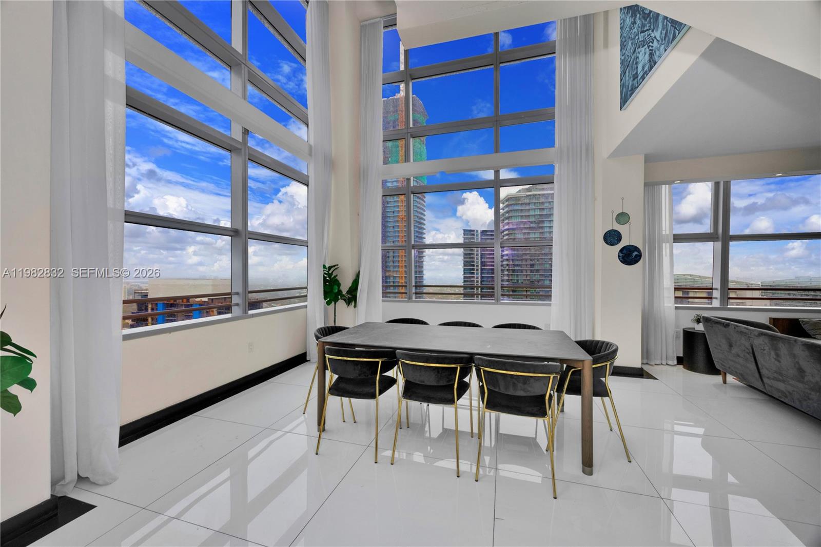 1395 Brickell Ave #3404 Miami, FL 33131