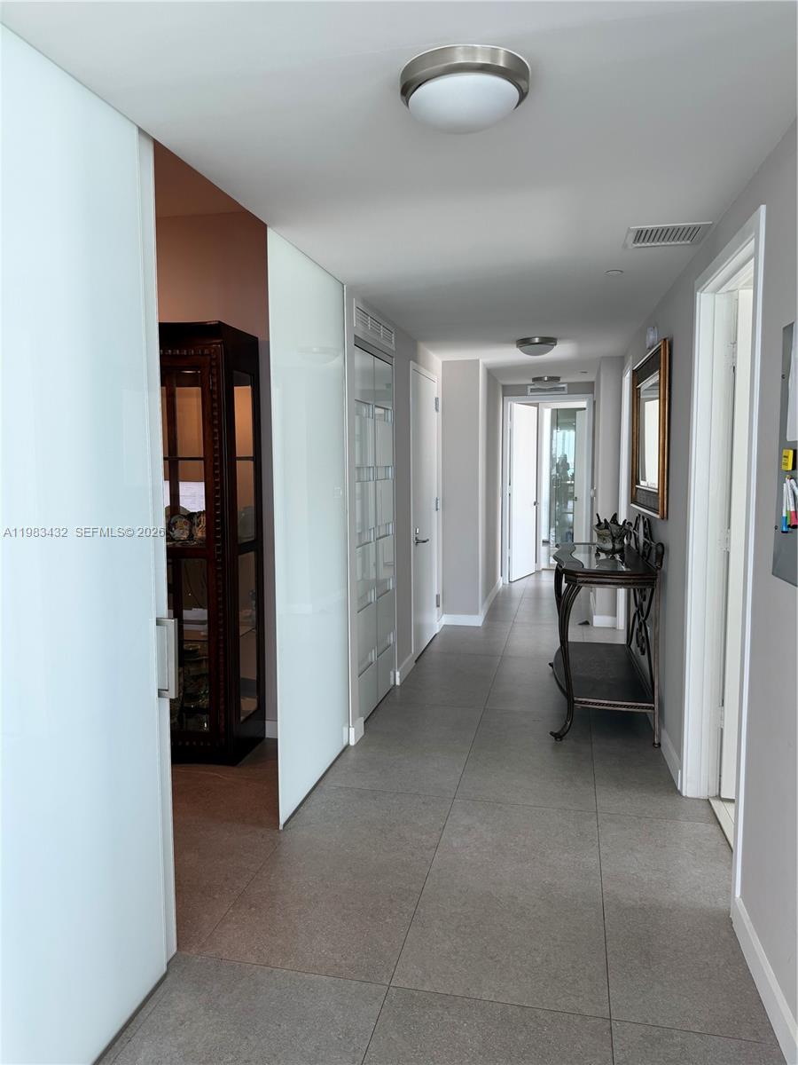 460 NE 28th St #2001 Miami, FL 33137