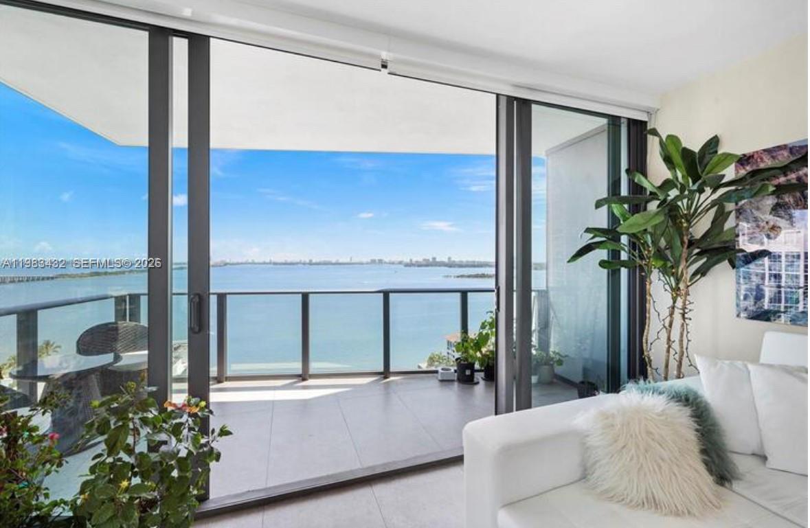 460 NE 28th St #2001 Miami, FL 33137