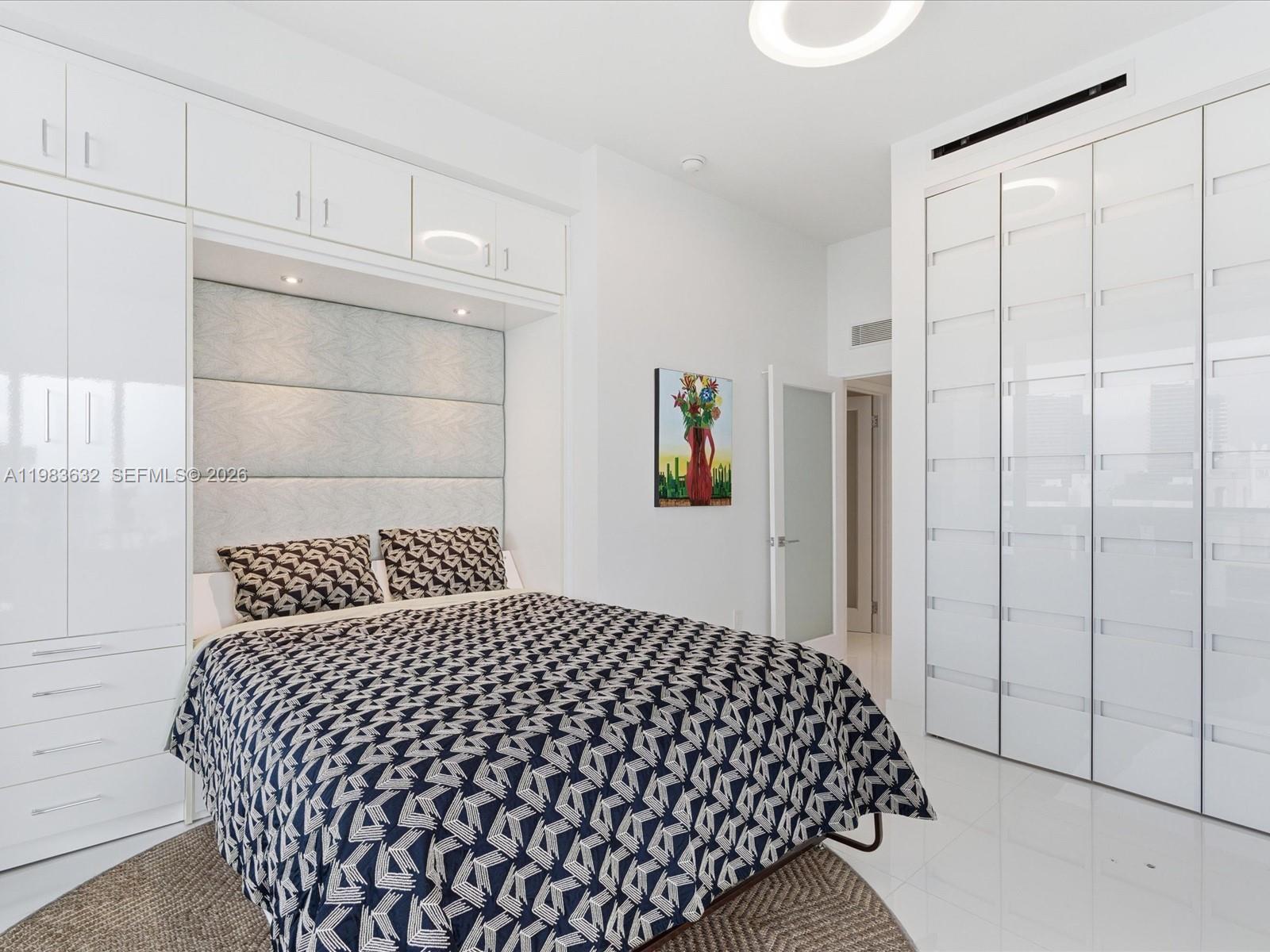 100 Lincoln Rd #PH10 Miami Beach, FL 33139