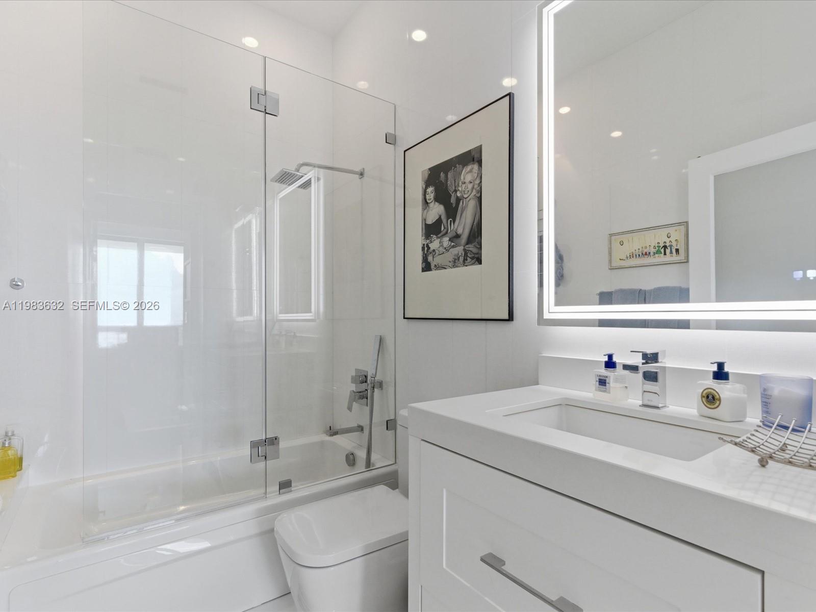 100 Lincoln Rd #PH10 Miami Beach, FL 33139