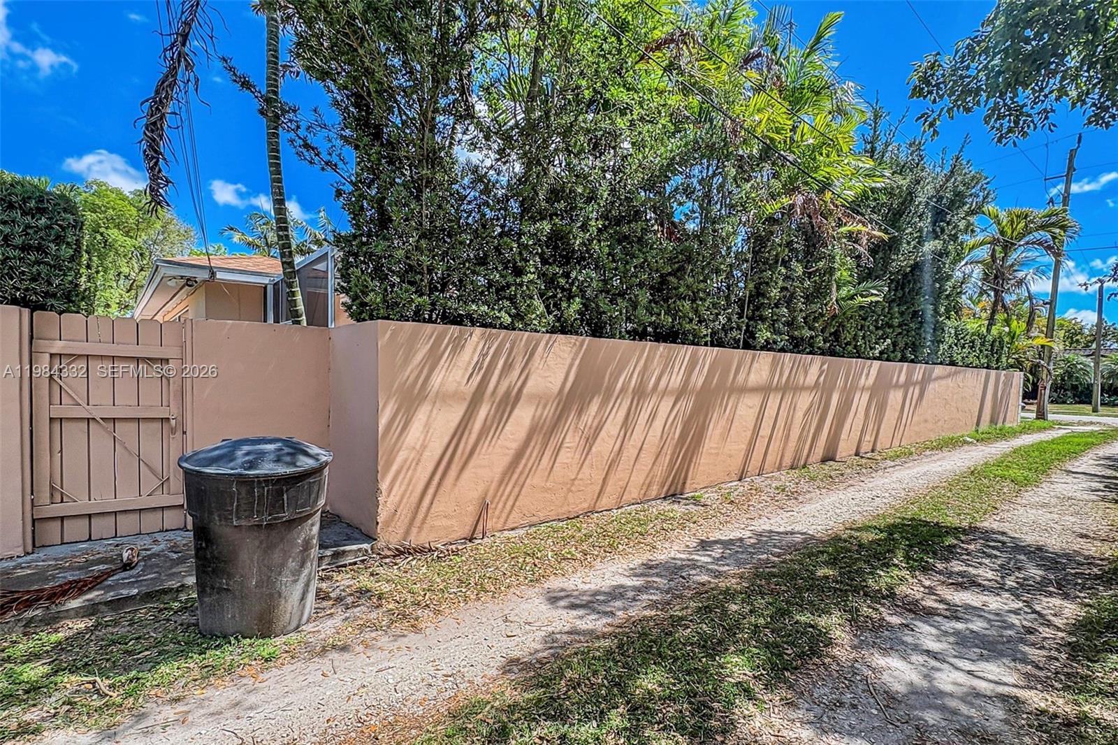 1800 Miami Ave Miami Springs, FL 33166