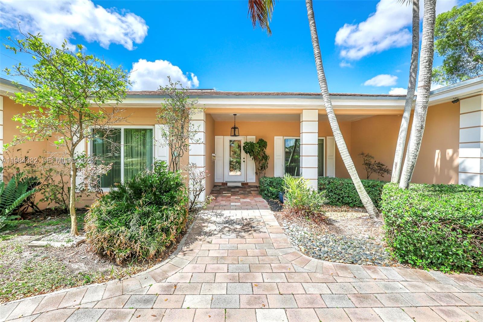 1800 Miami Ave Miami Springs, FL 33166