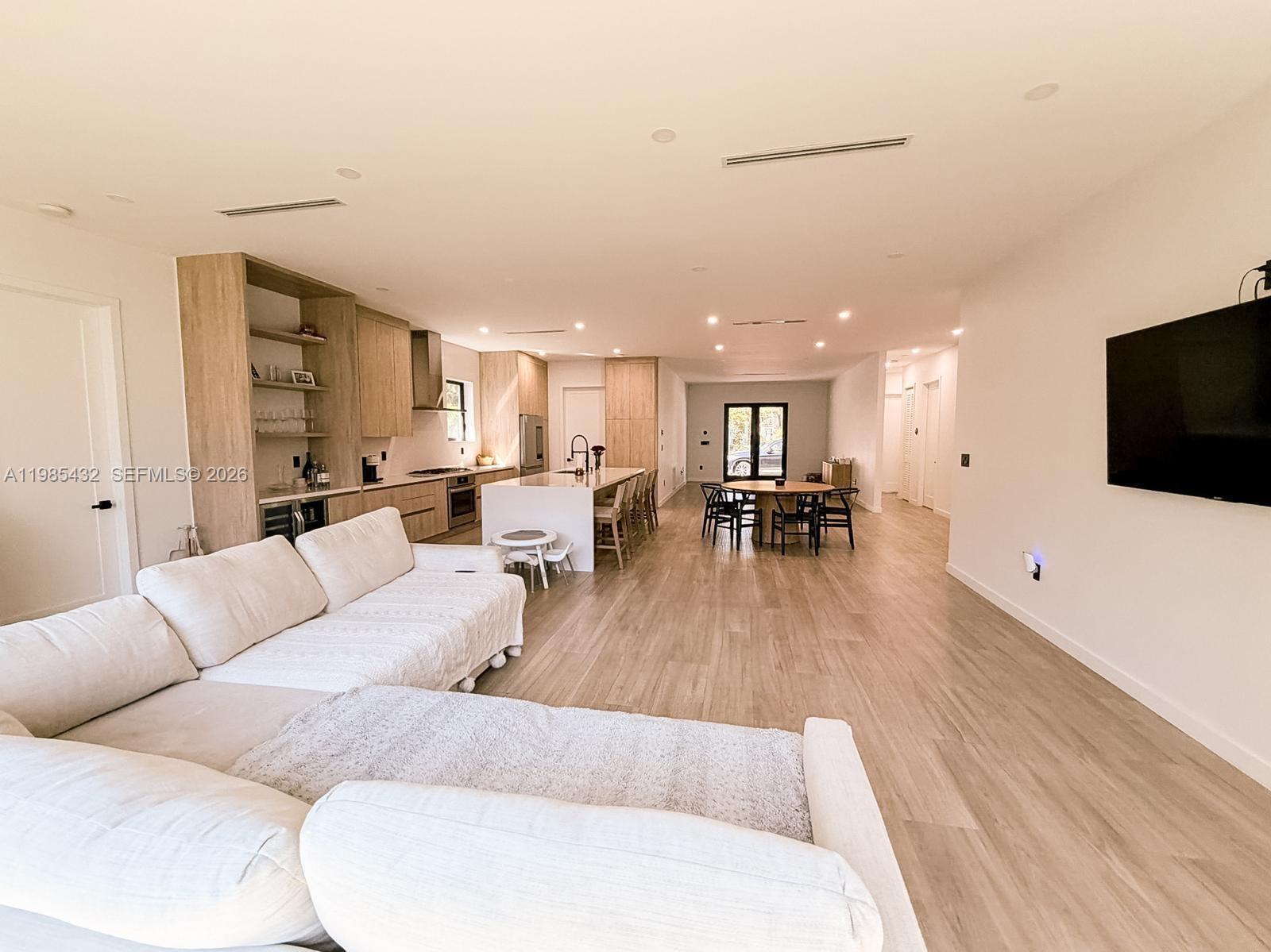 6200 SW 57th Dr South Miami, FL 33143