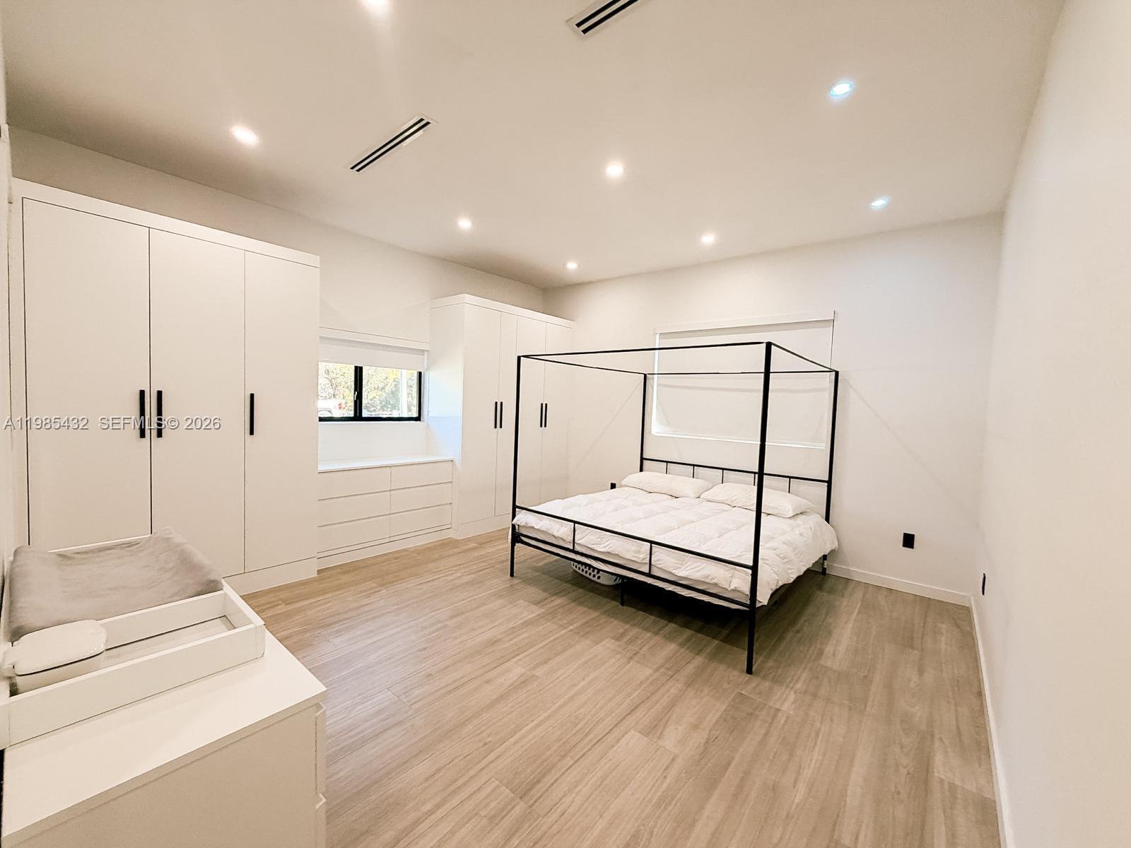 6200 SW 57th Dr South Miami, FL 33143