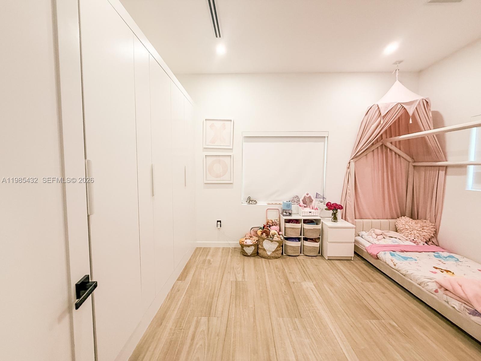 6200 SW 57th Dr South Miami, FL 33143