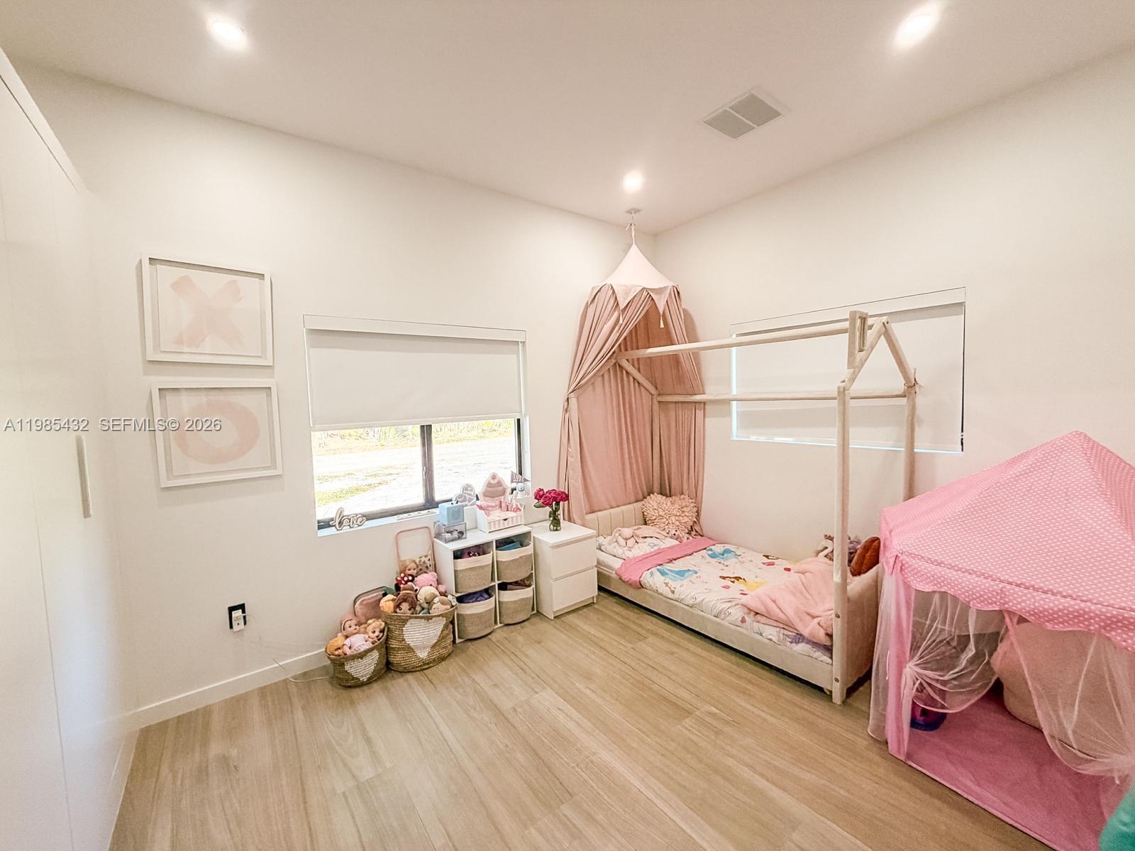 6200 SW 57th Dr South Miami, FL 33143