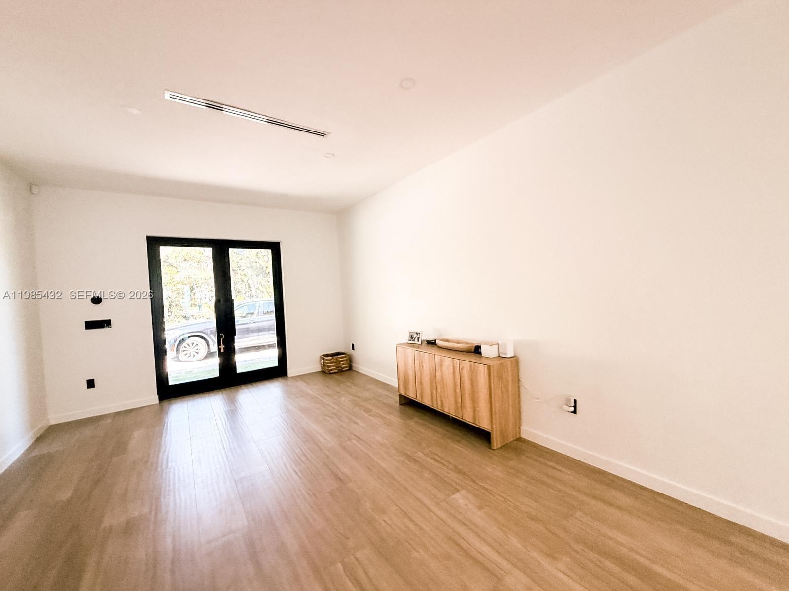 6200 SW 57th Dr South Miami, FL 33143