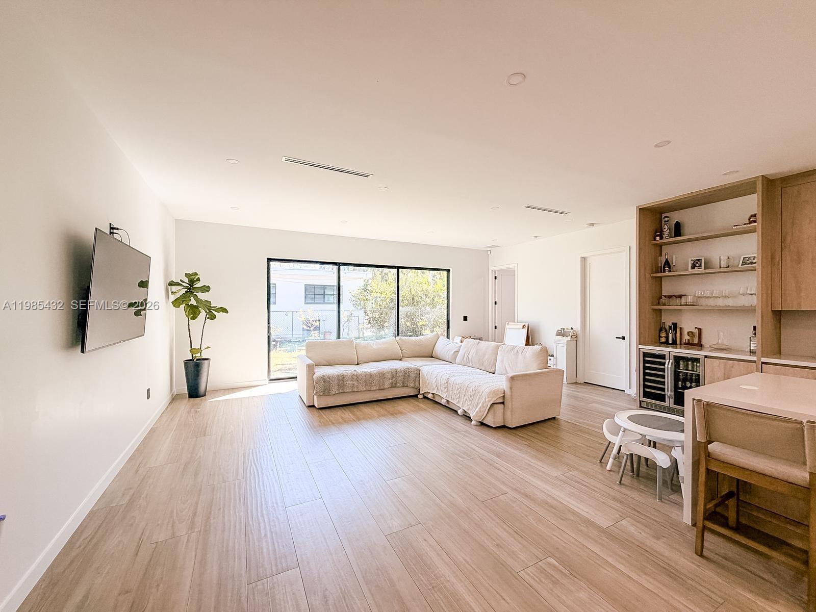 6200 SW 57th Dr South Miami, FL 33143