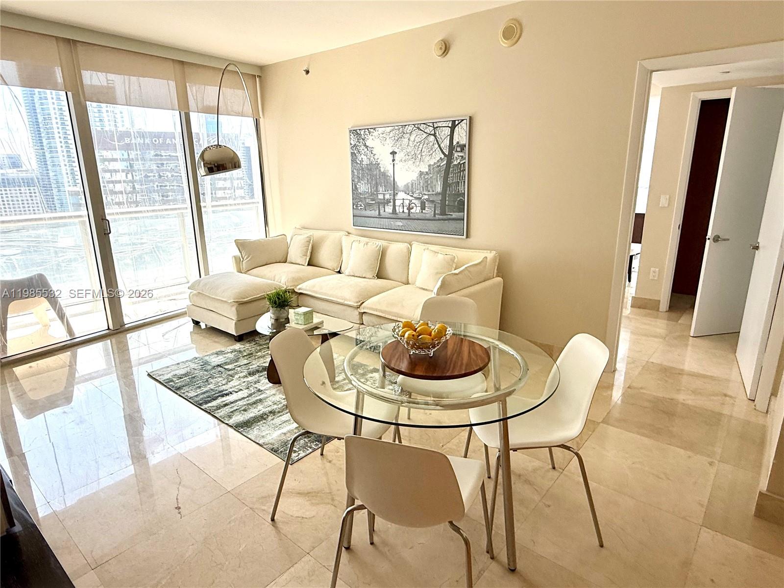 image Icon Brickell I16