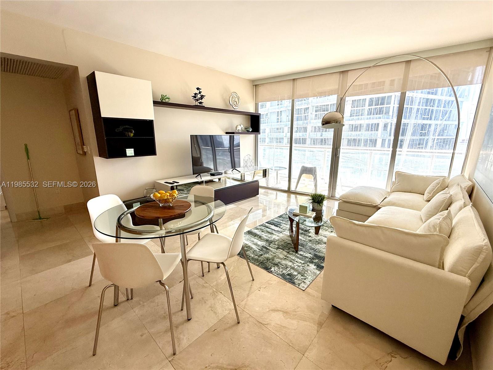 image Icon Brickell I17