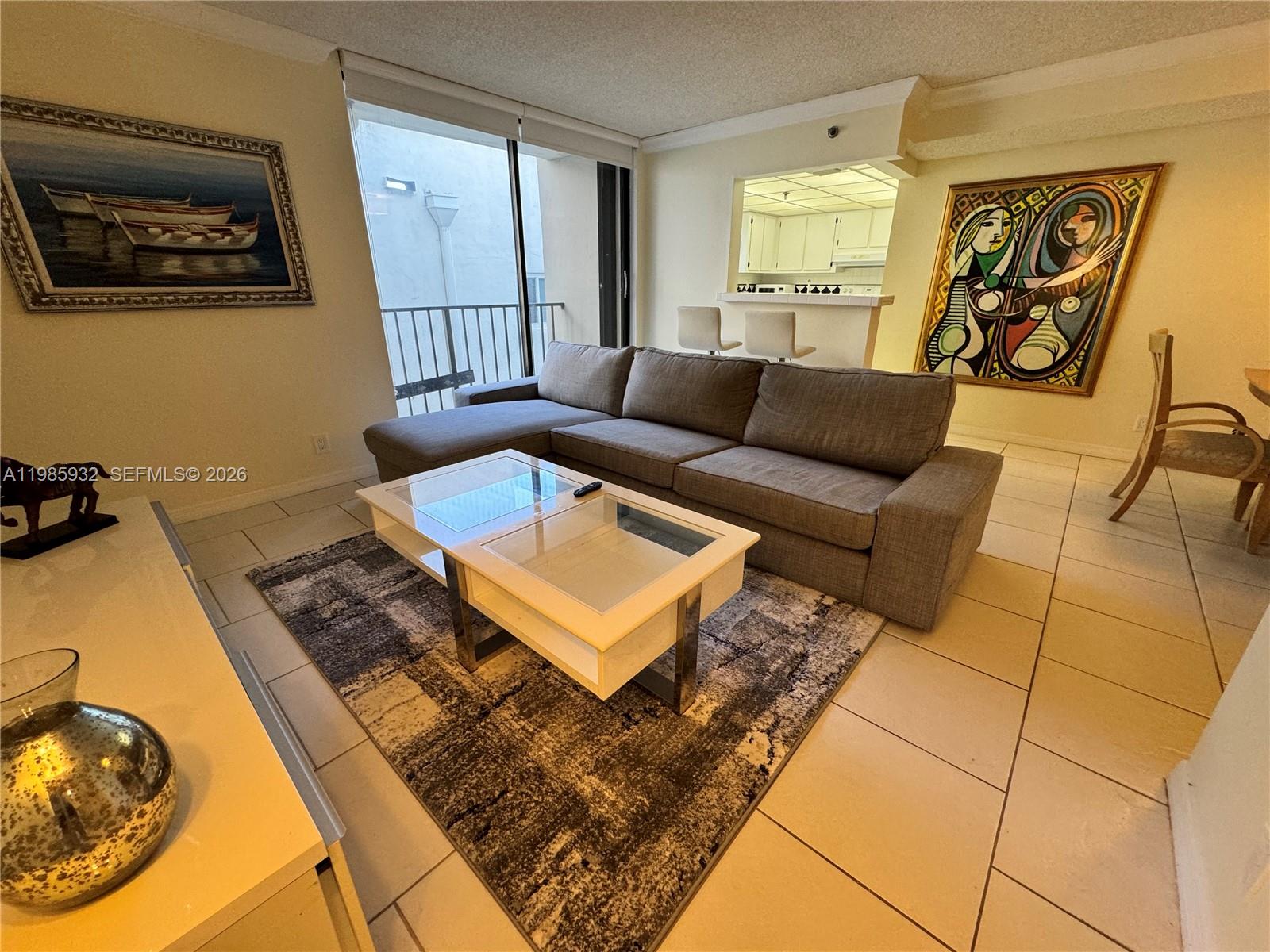 2625 Collins Ave #320