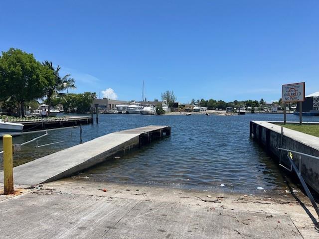 1976 NW 25th Ave Miami, FL 33125