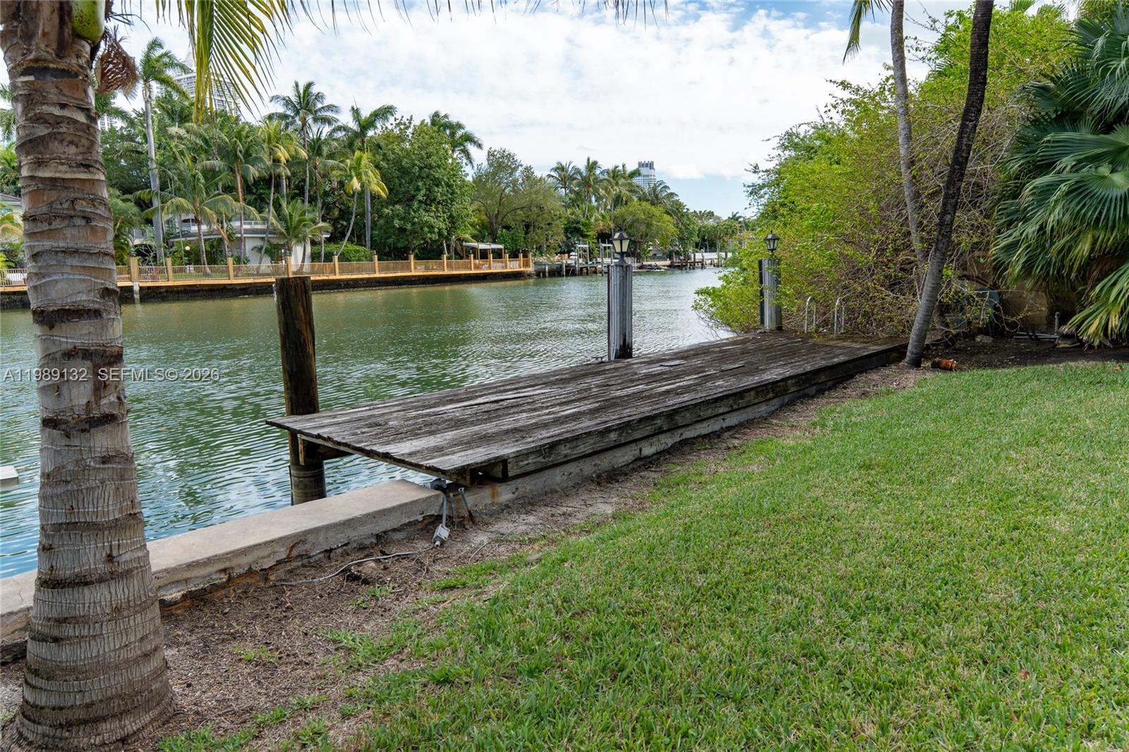 5005 Lakeview Dr Miami Beach, FL 33140