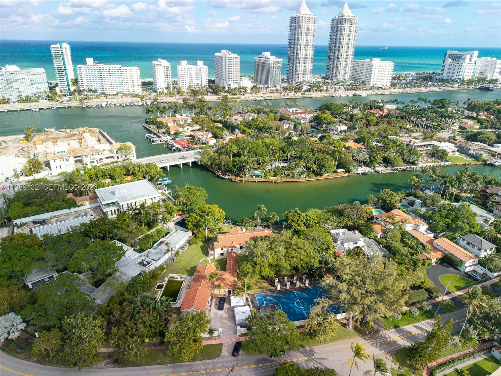 5005 Lakeview Dr Miami Beach, FL 33140