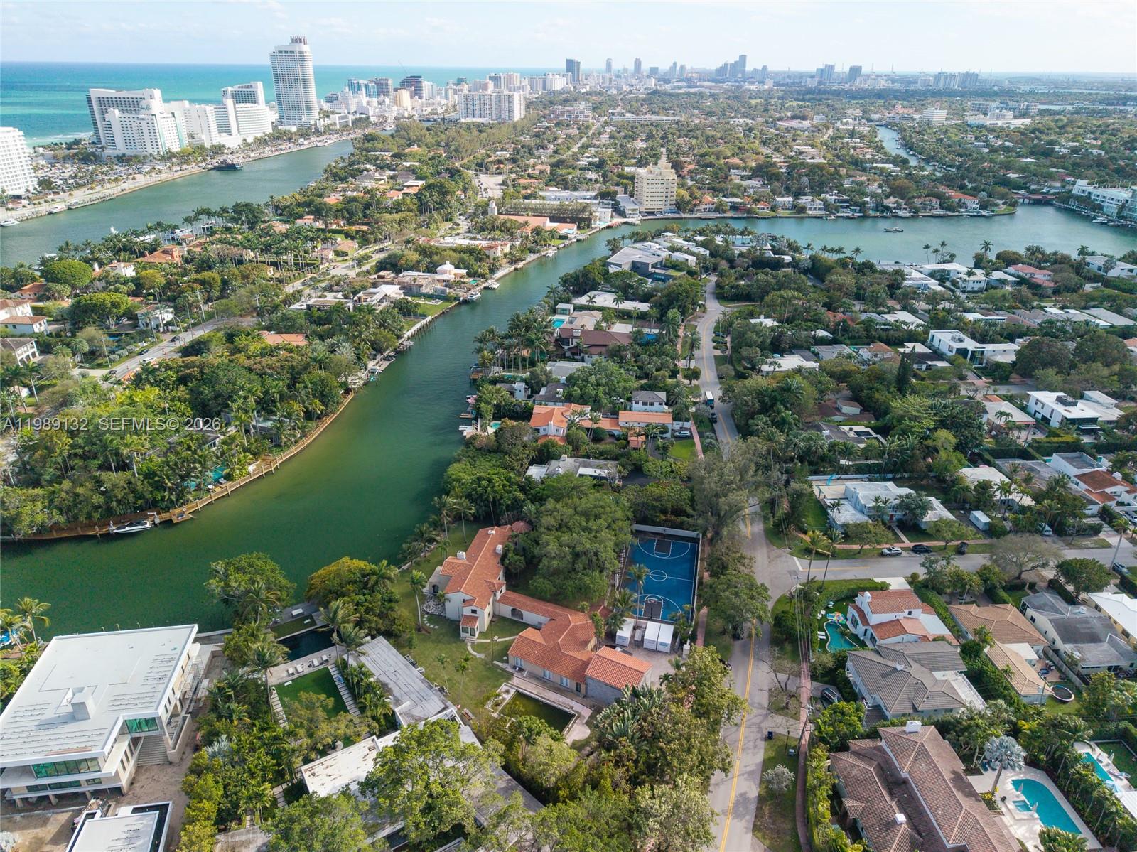 5005 Lakeview Dr Miami Beach, FL 33140