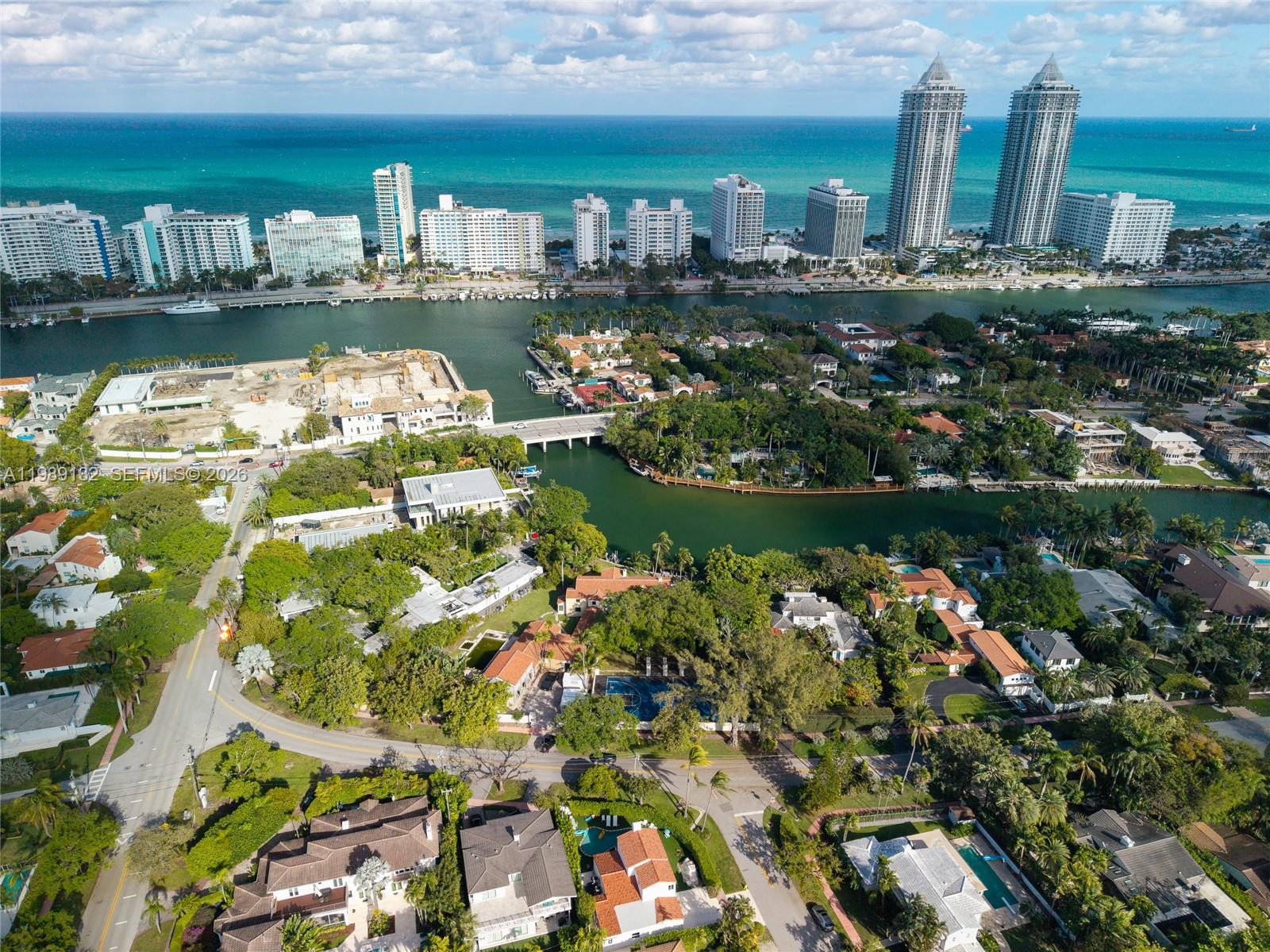 5005 Lakeview Dr Miami Beach, FL 33140