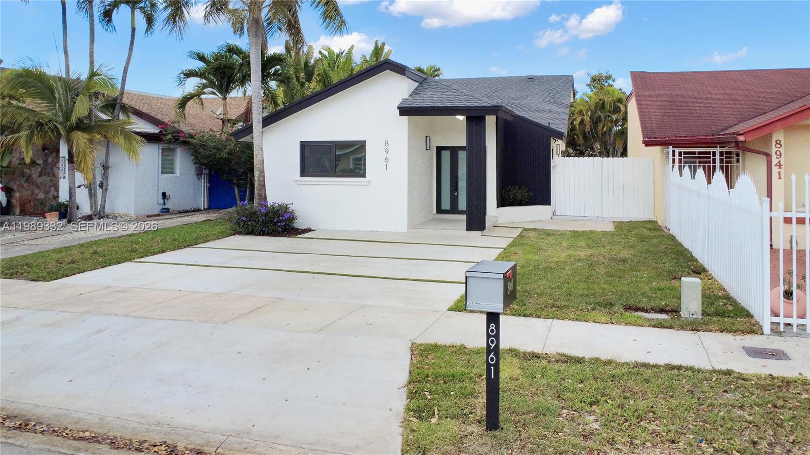 8961 SW 6th St Miami, FL 33174