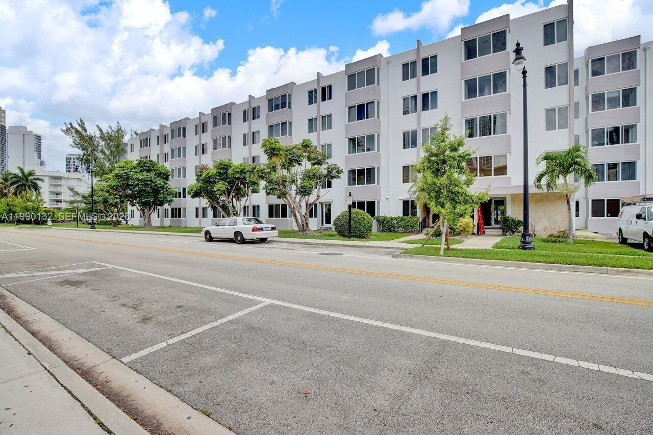 250 180th Dr #456 Sunny Isles Beach, FL 33160