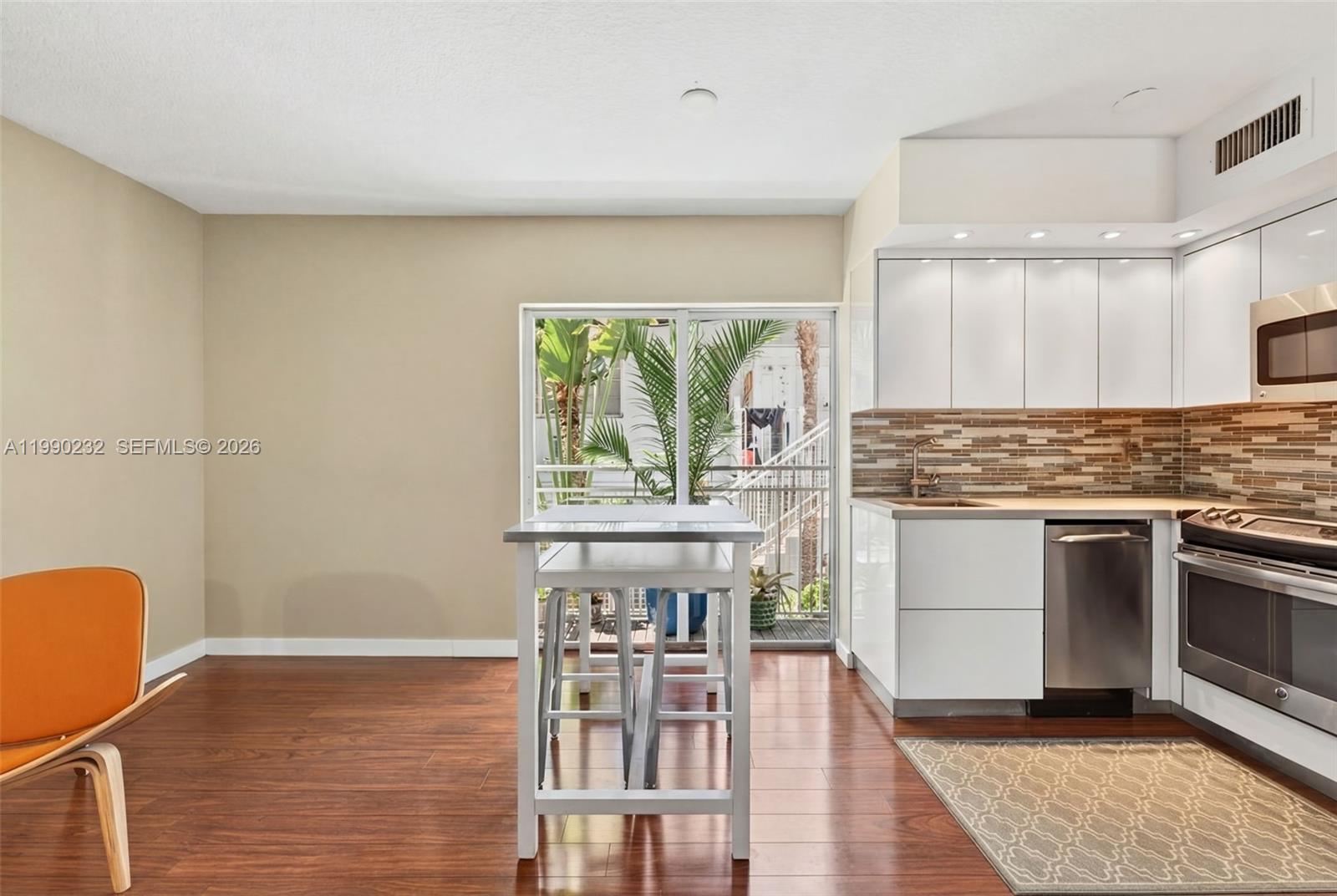 630 85th St #104 Miami Beach, FL 33141