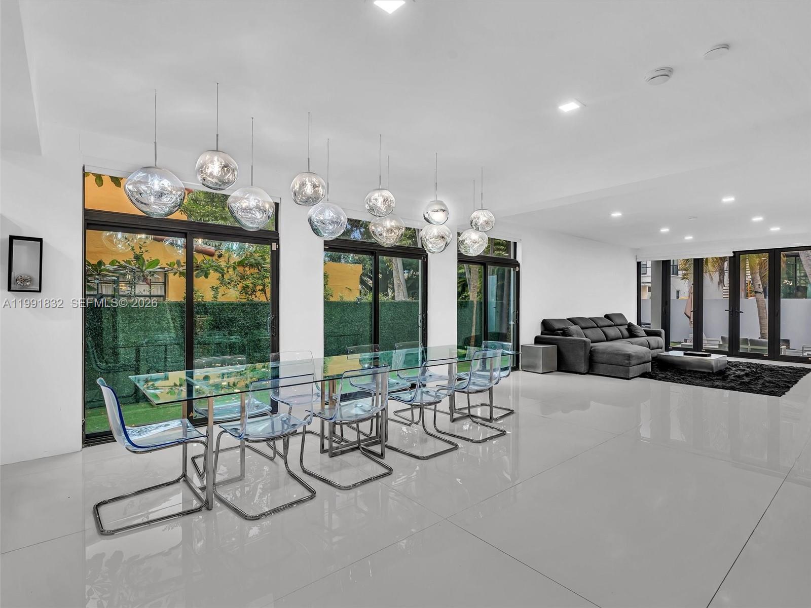 3010 Alton Rd Miami Beach, FL 33140