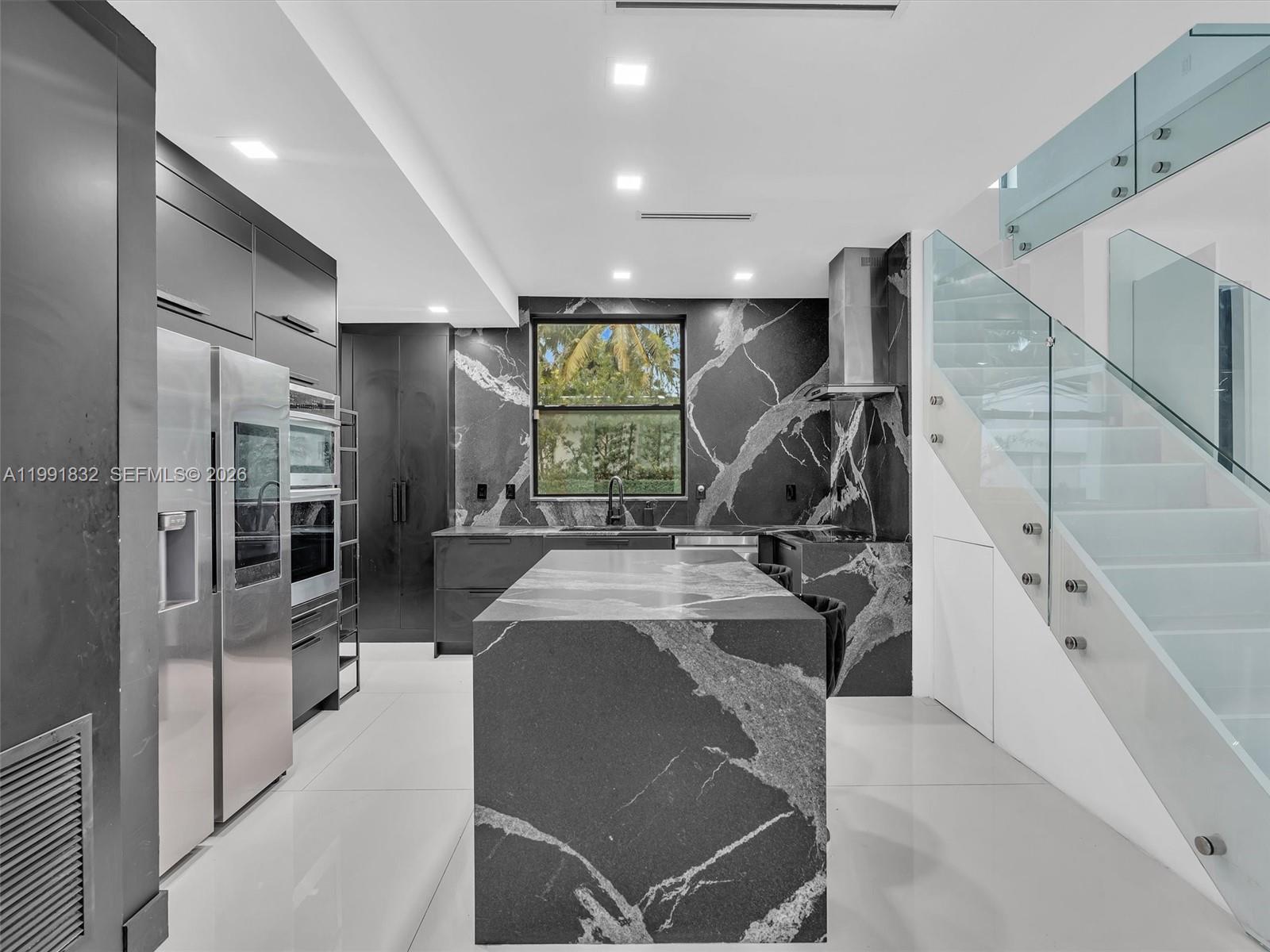 3010 Alton Rd Miami Beach, FL 33140