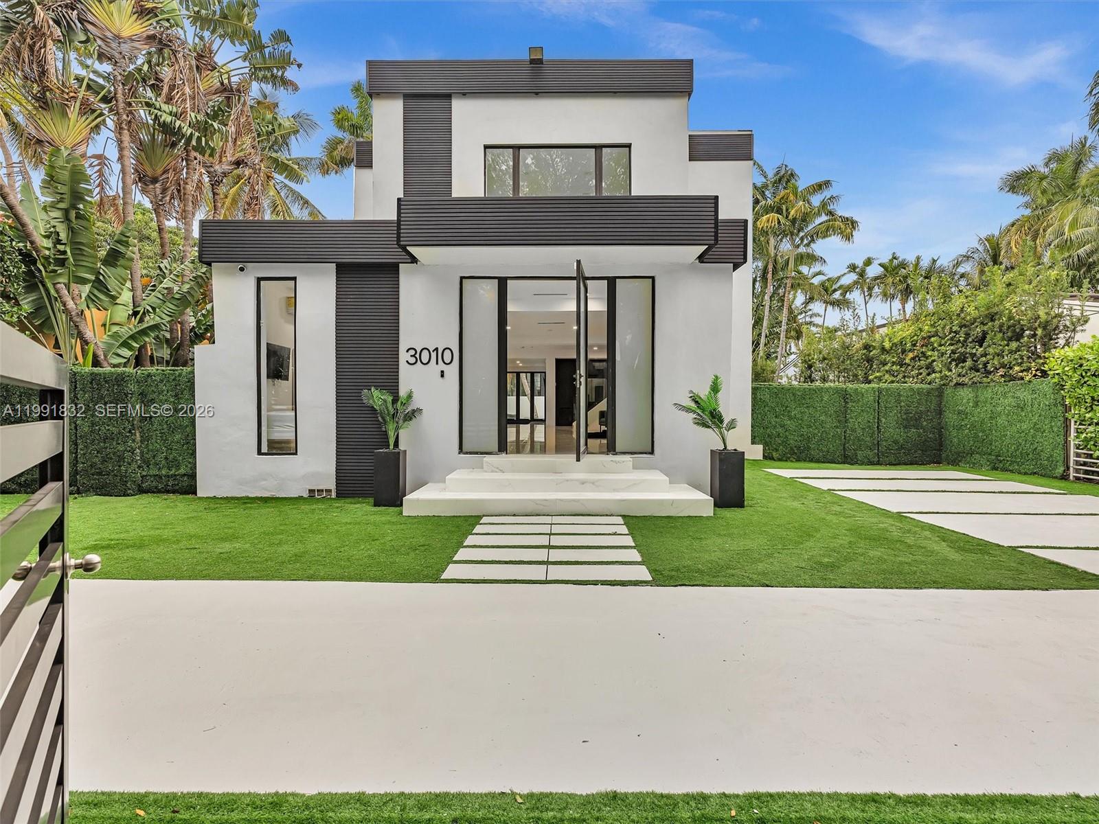 3010 Alton Rd Miami Beach, FL 33140