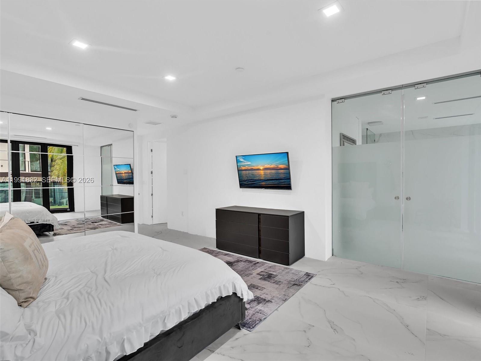 3010 Alton Rd Miami Beach, FL 33140