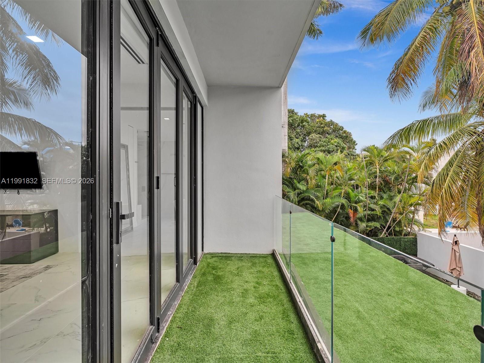 3010 Alton Rd Miami Beach, FL 33140