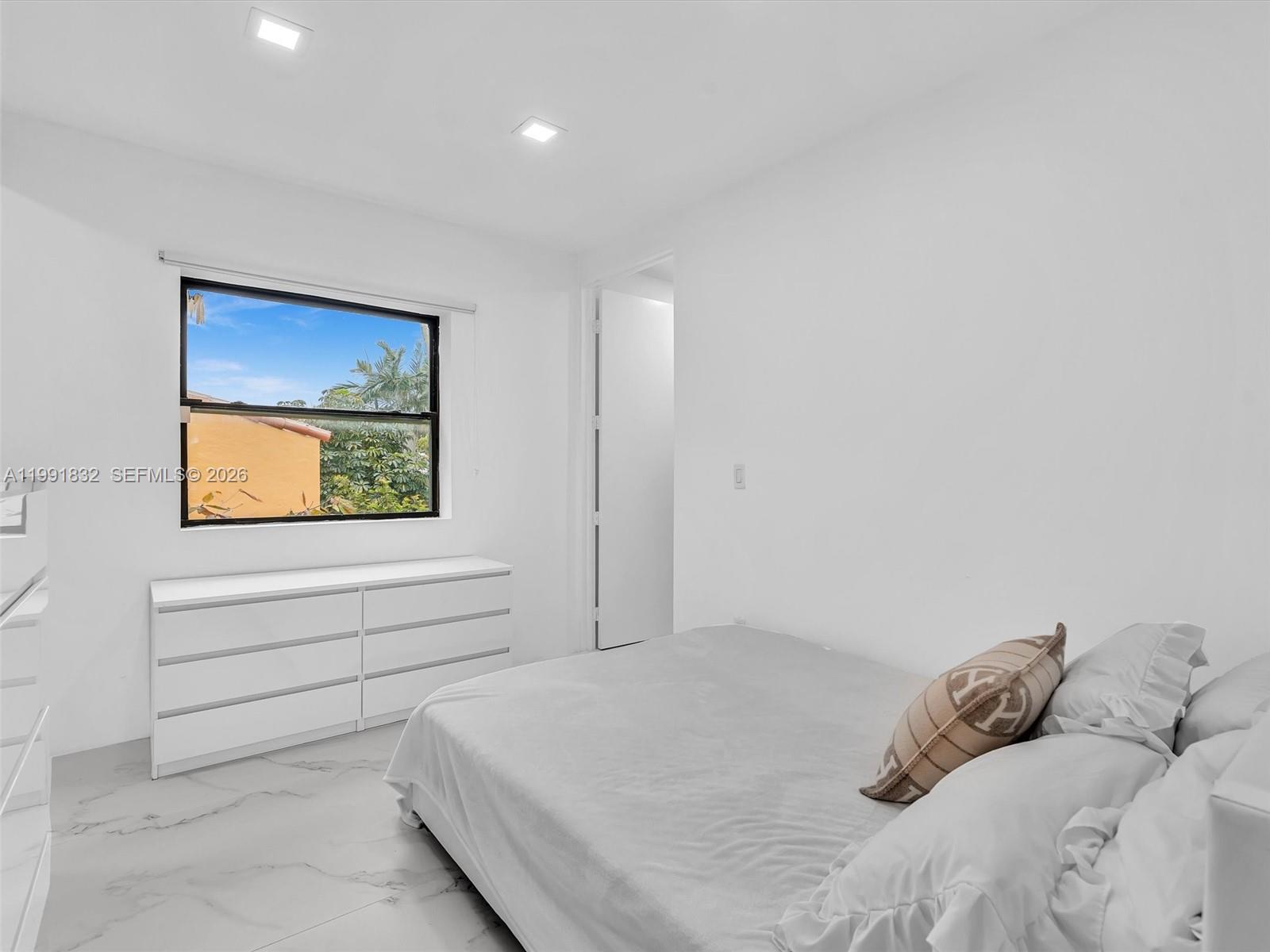 3010 Alton Rd Miami Beach, FL 33140