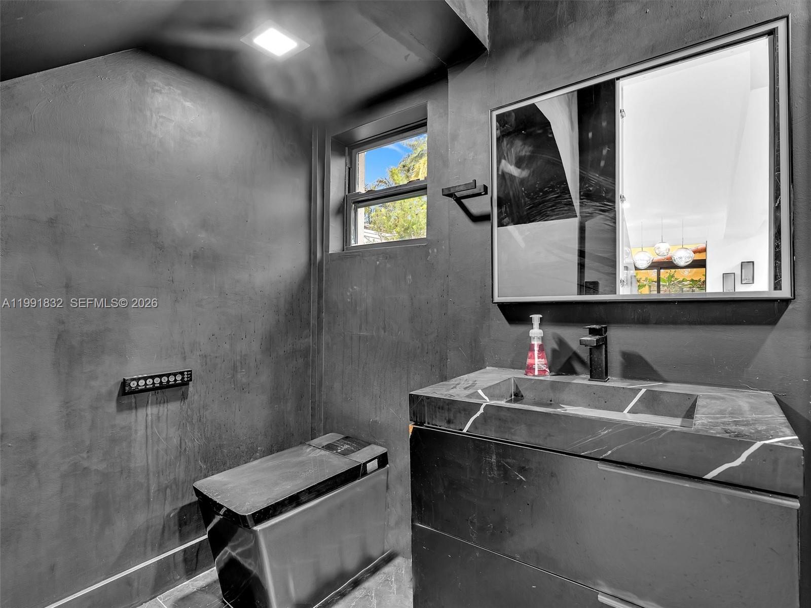 3010 Alton Rd Miami Beach, FL 33140