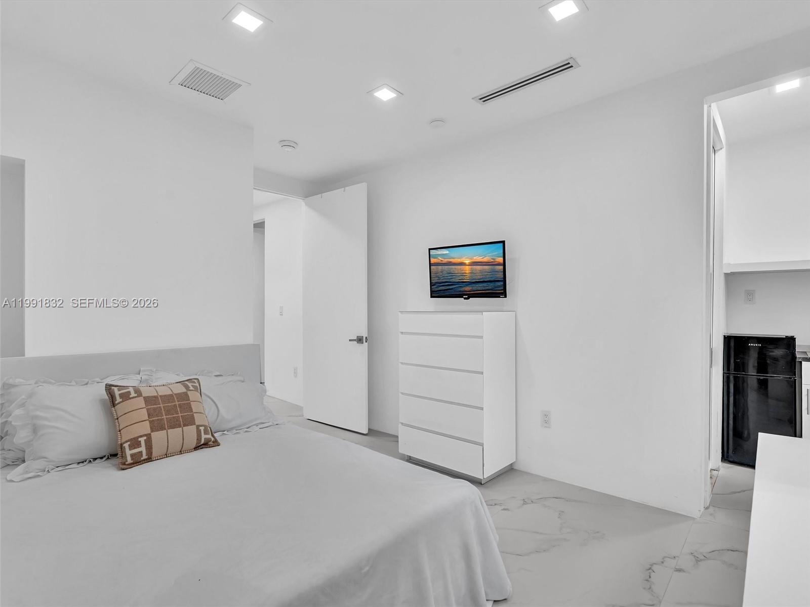 3010 Alton Rd Miami Beach, FL 33140