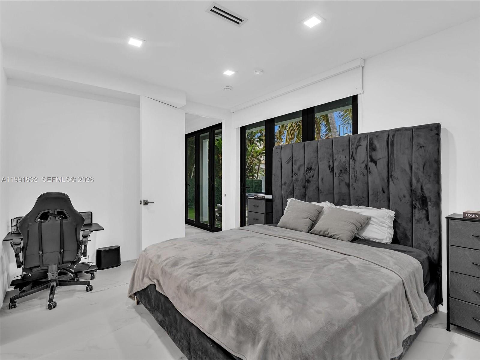 3010 Alton Rd Miami Beach, FL 33140