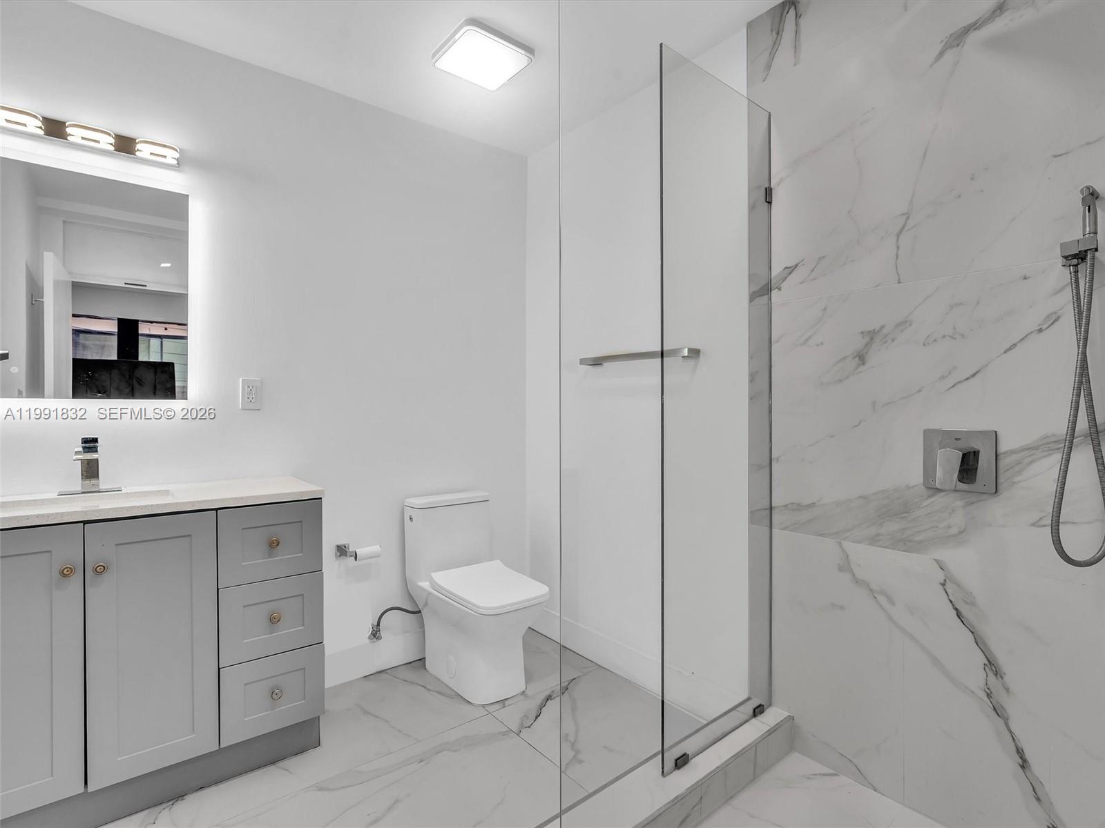 3010 Alton Rd Miami Beach, FL 33140