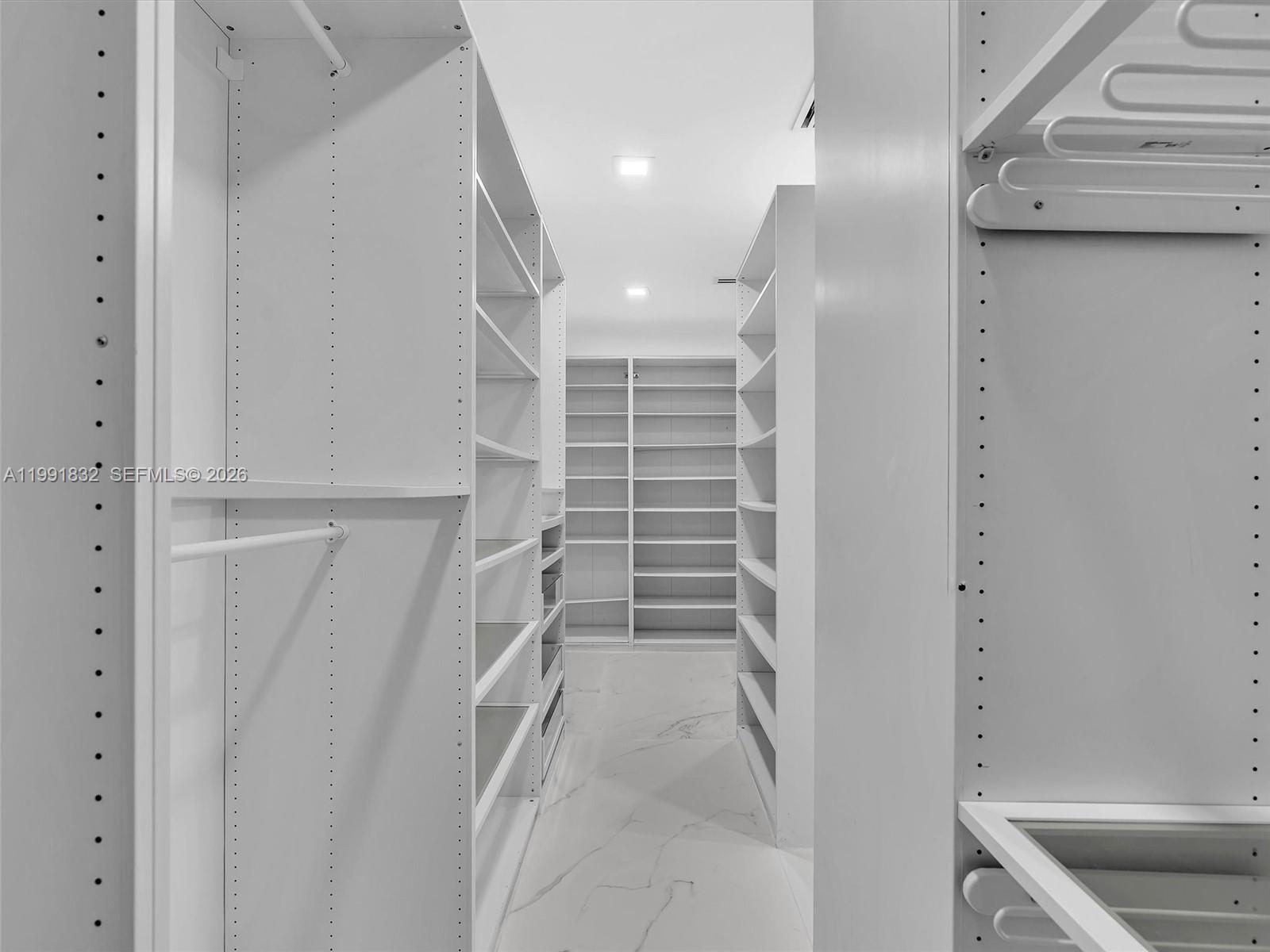 3010 Alton Rd Miami Beach, FL 33140