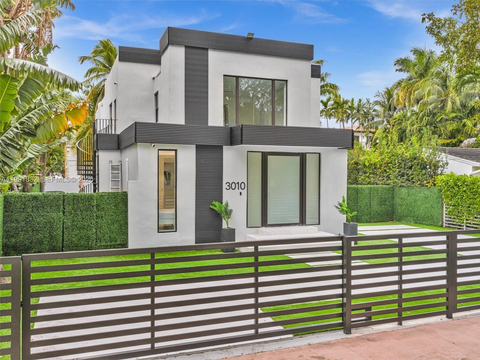 3010 Alton Rd Miami Beach, FL 33140