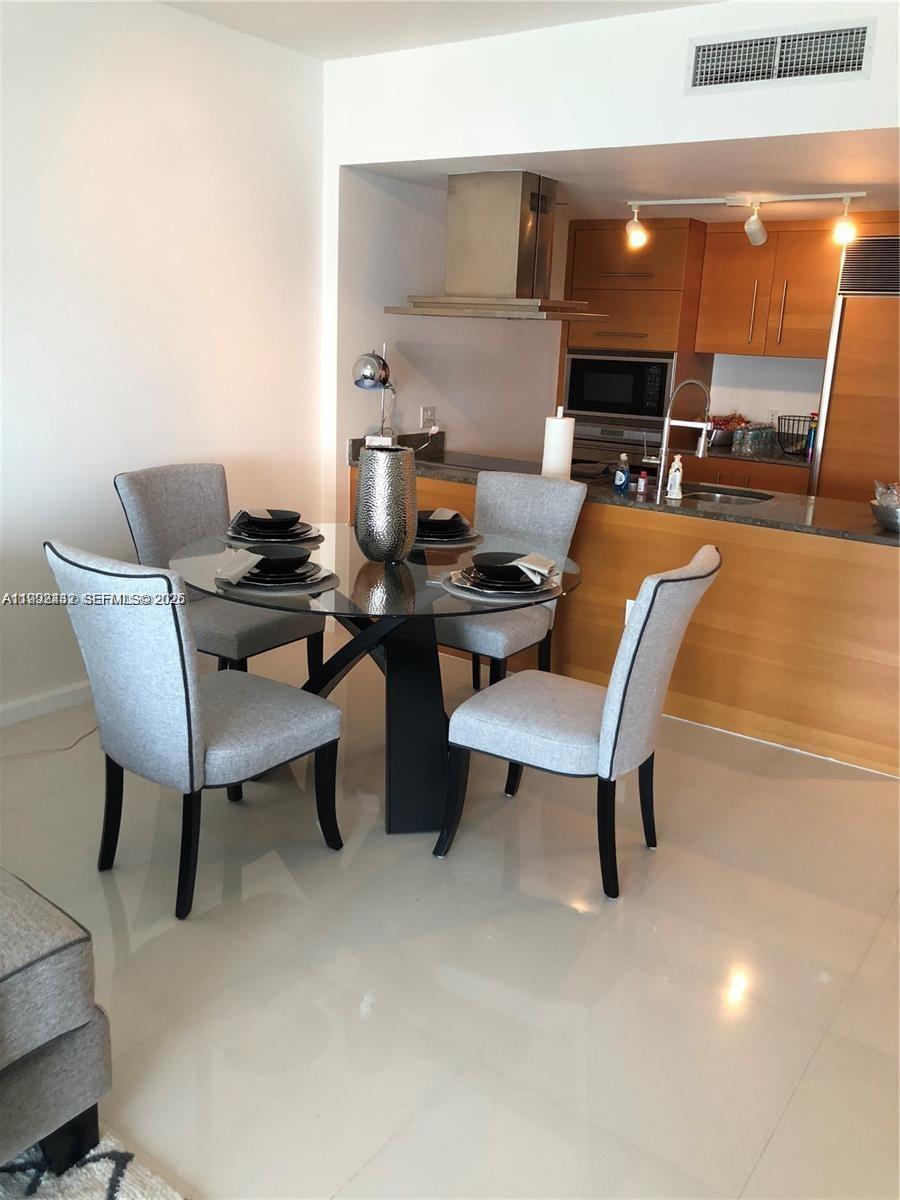 image Icon Brickell II4
