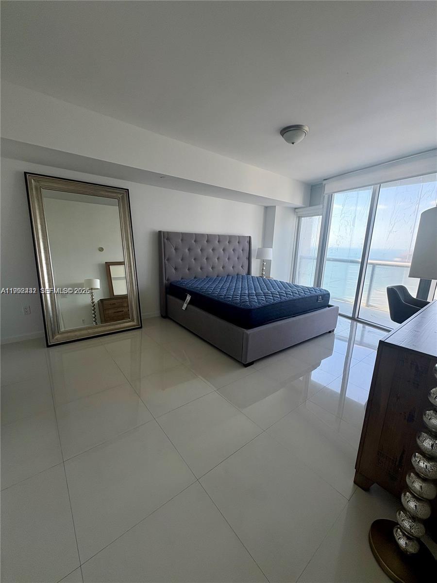 image Icon Brickell II6