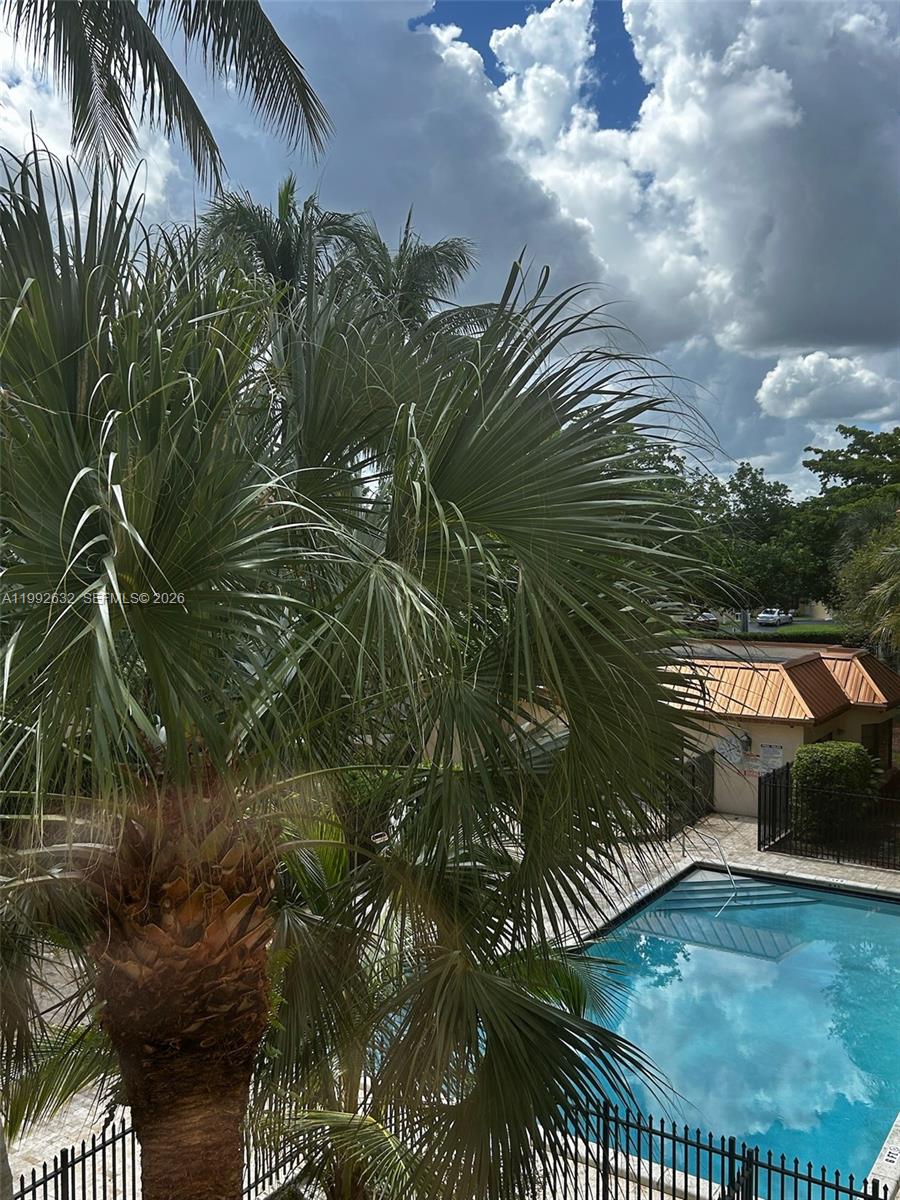 7451 NW 16th St #304 Plantation, FL 33313