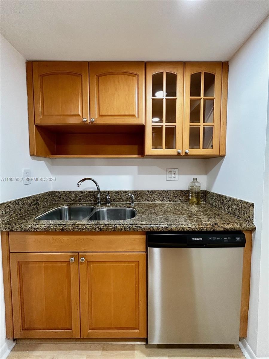 7451 NW 16th St #304 Plantation, FL 33313