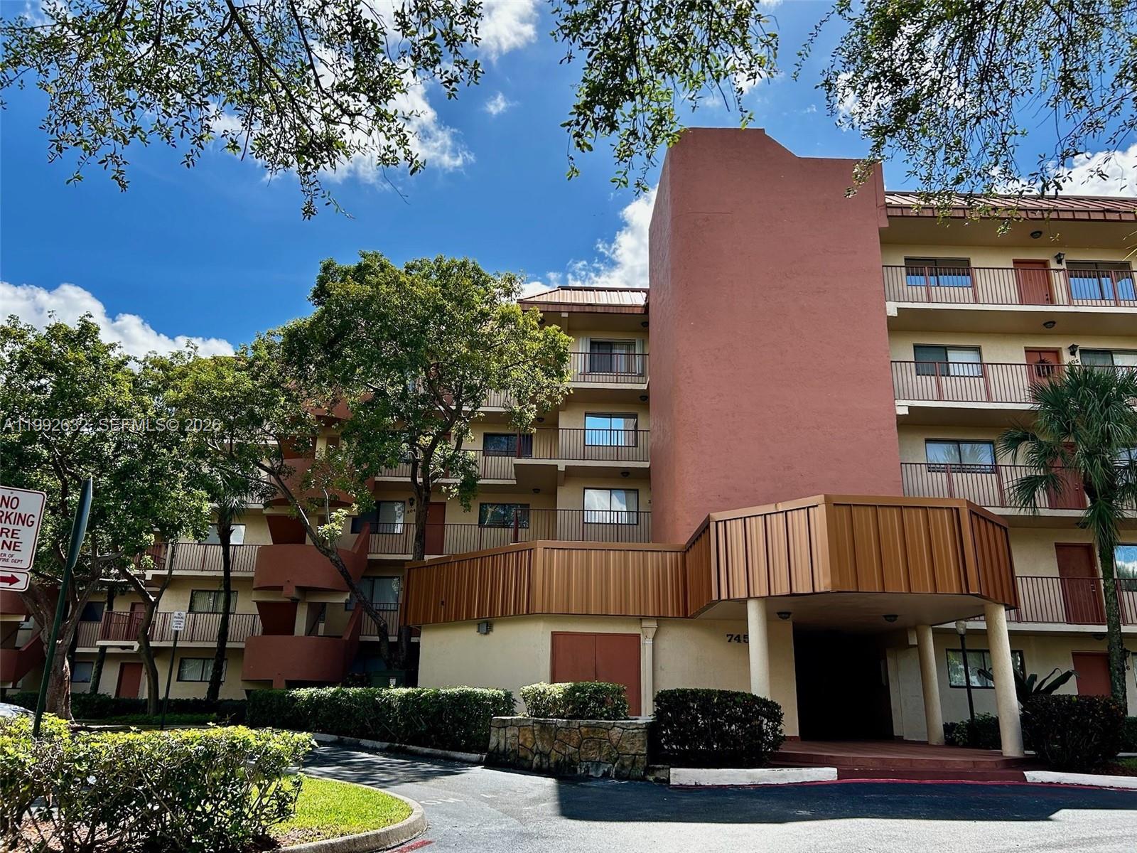 7451 NW 16th St #304 Plantation, FL 33313