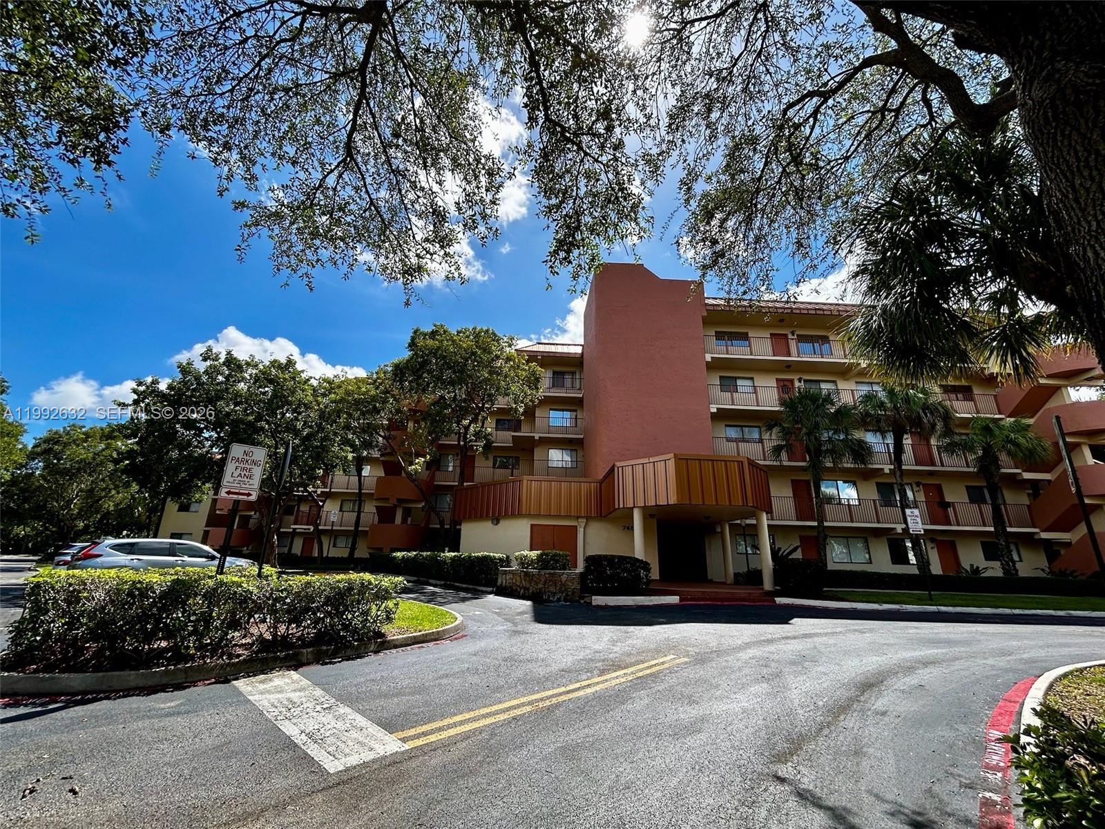 7451 NW 16th St #304 Plantation, FL 33313